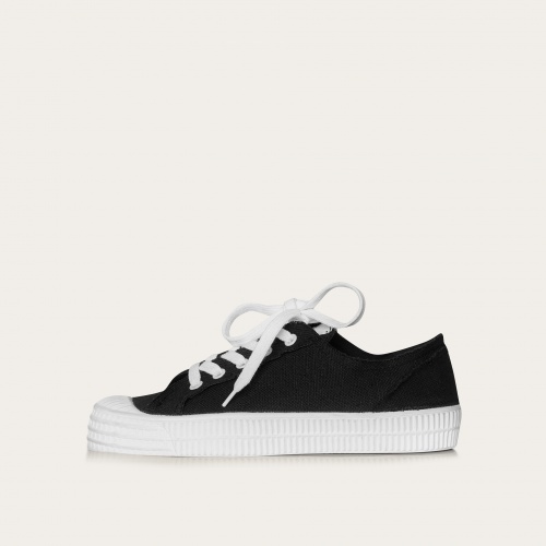 Novesta Star Master sneakersy męskie VEGAN, czarne na białym| Balagan Studio