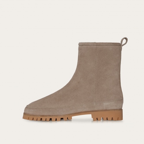 Saviv boots, grey velvet | Balagan Studio