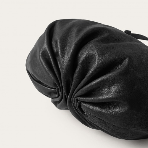 Plis Bag M, black | Balagan Studio