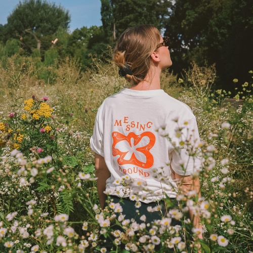 T-shirt MESSING AROUND, white & orange