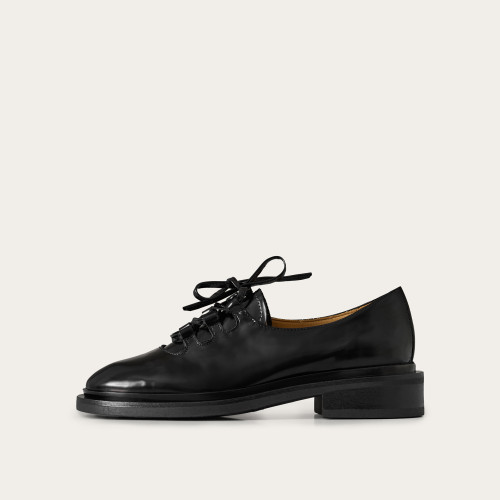 Niki Flats, glossy black | Balagan Studio