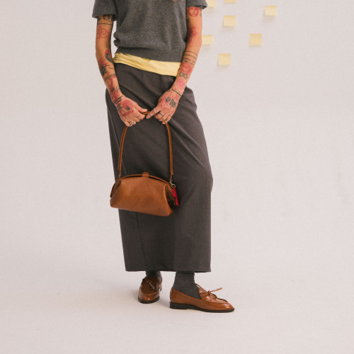 Hug Bag M, caramel | Balagan Studio