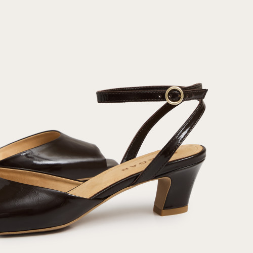 Sara Sandals, glossy brown | Balagan Studio