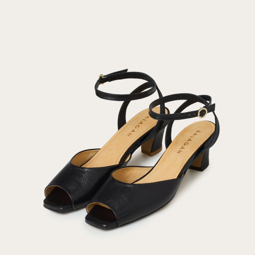 Sara Sandals, black | Balagan Studio
