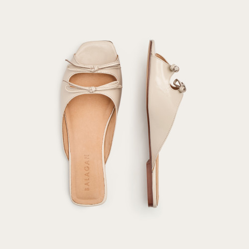 Trudy Slides, cream gloss | Balagan Studio