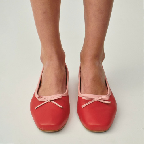 Marie baleriny, czerwony BALAGANxShe is Sunday | Balagan Studio