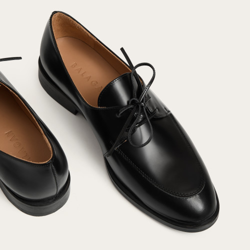 Ines Flats, glossy black | Balagan Studio
