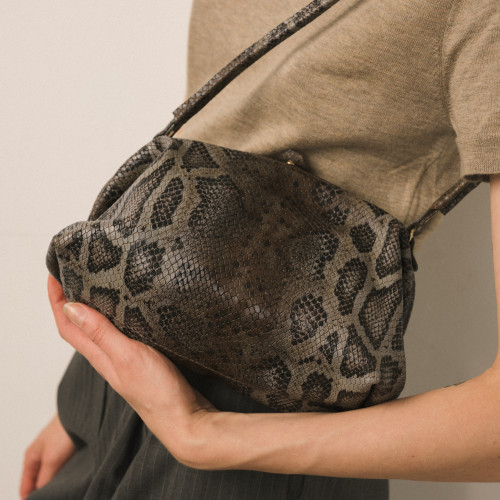 Hug bag torebka M, brązowy wzór pytona | Balagan Studio