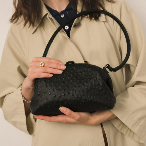 Hug bag torebka M, czarny wzór strusia | Balagan Studio