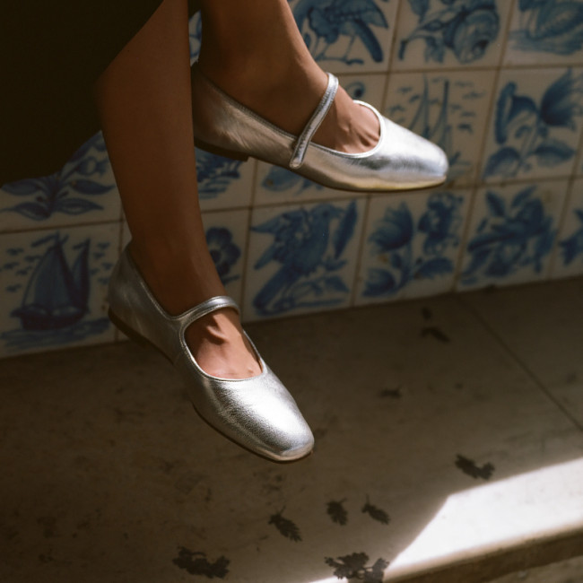   Discover  
 SHOES 